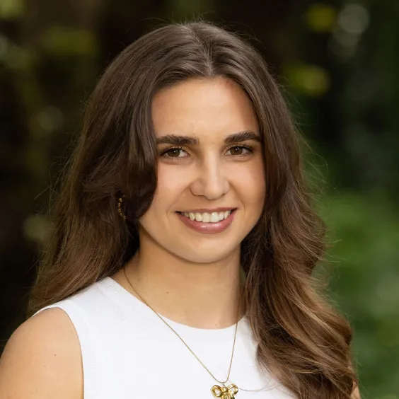 Eliza Reynolds headshot